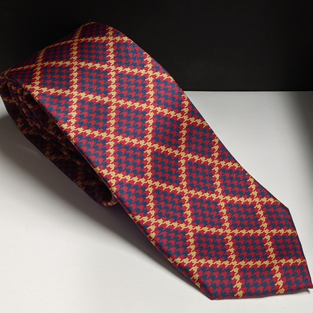 Vintage silk houndstooth pattern tie by The Custom Shop